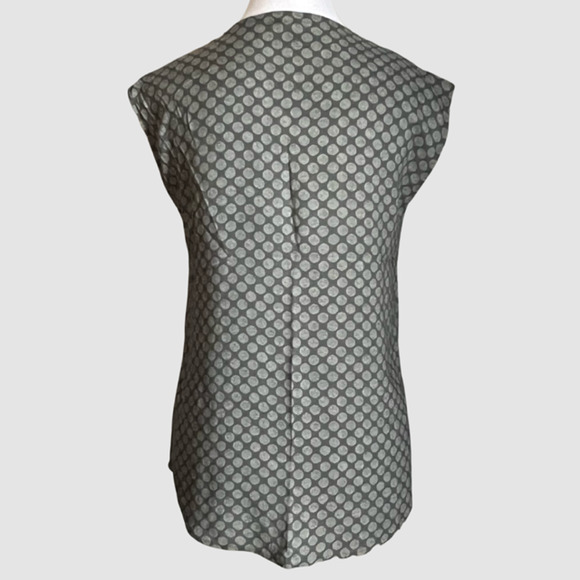 Old Navy Cap Sleeve V-Neckline Polka Dot Blouse Gray, EUC-Size XS - Picture 4 of 4